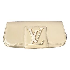 ❤️Louis Vuitton Small Patent Clutch. MINT CONDITION